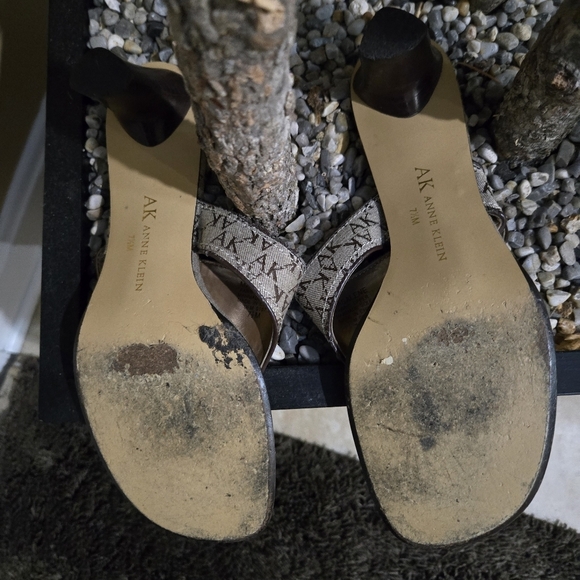 Anne Klein Signature Heeled Thong Sandals - Picture 6 of 8